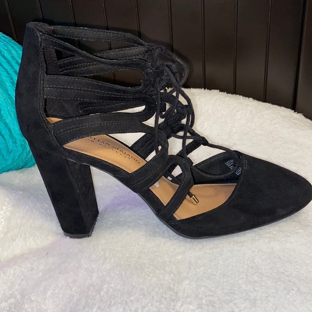 Black lace up heels!